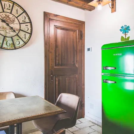 Apartment Festina Lente -